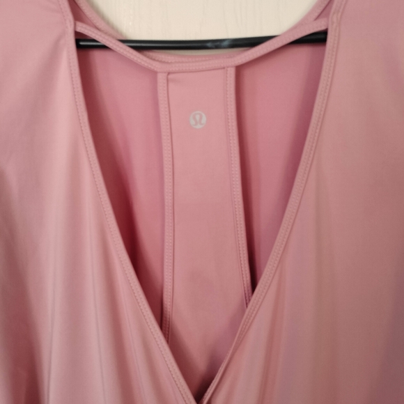 Lululemon tshirt, size x-large - Picture 3 of 3